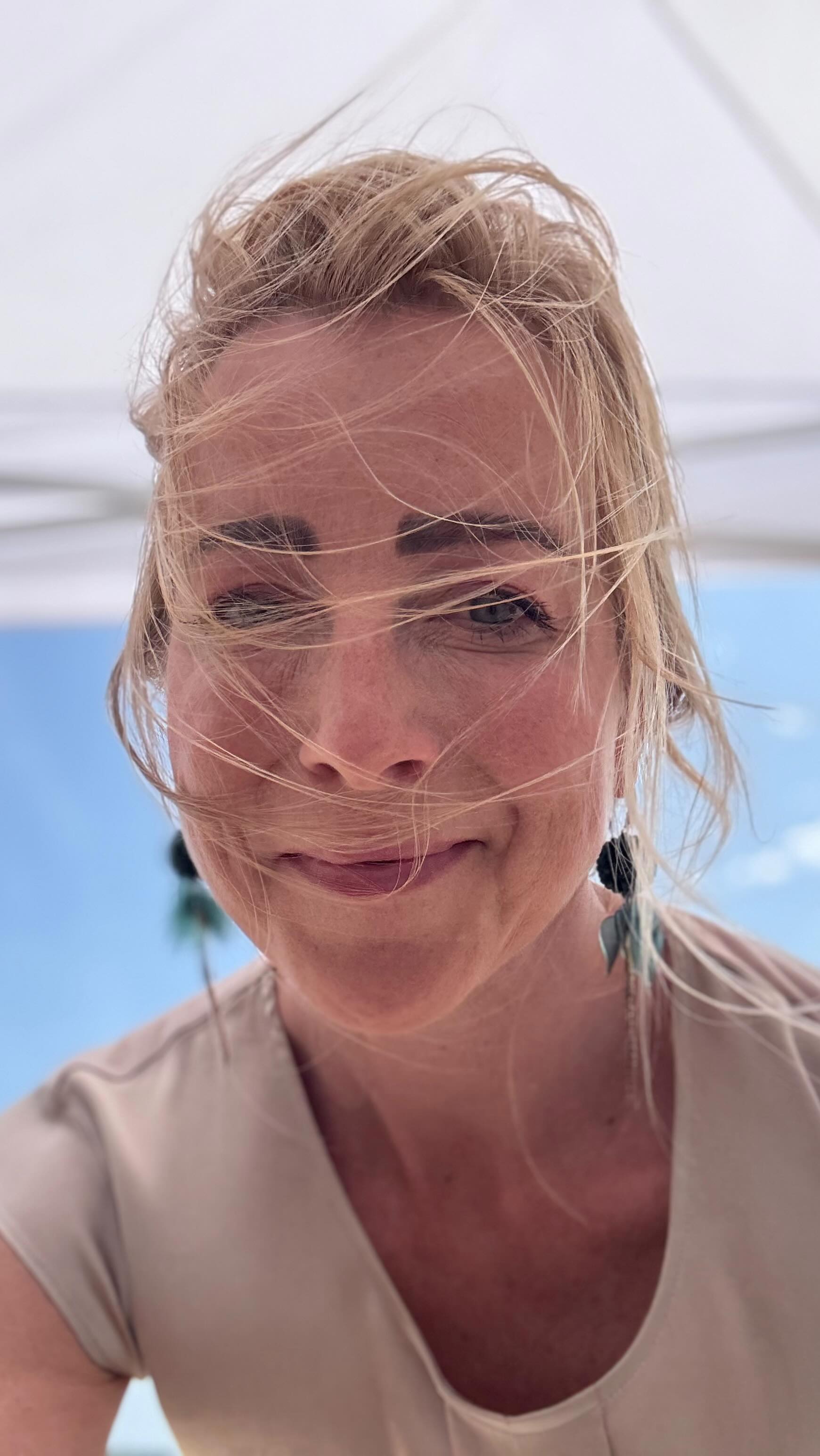 1000 mal berührt 🎶 
🎹 @monis_piano_playbacks 

#traurednerin #trauzeremonie  #traurednerinhamburg #hochzeitssängerin 
#sängerinhamburg #freietraurednerin #hochzeitsrednerin #eventsängerin #freietraurednerinhamburg