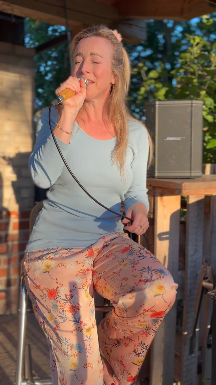 To make your feel my love 🎶✨🧚

#eventsängerin #sängerinhamburg #freietraurednerinhamburg #hamburg #sängerin